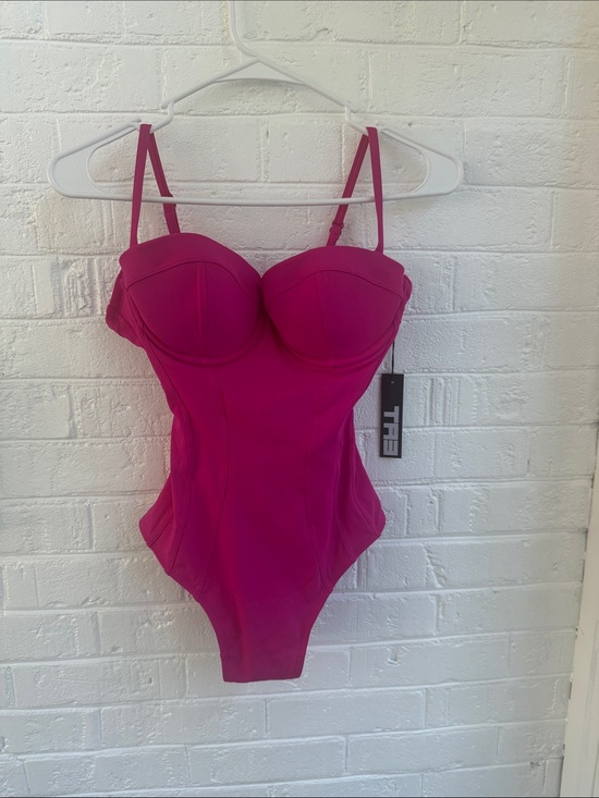 Ta3 Other - NWT $175 XS SHORT TORSO D/DD CUP STYLE PUSHY